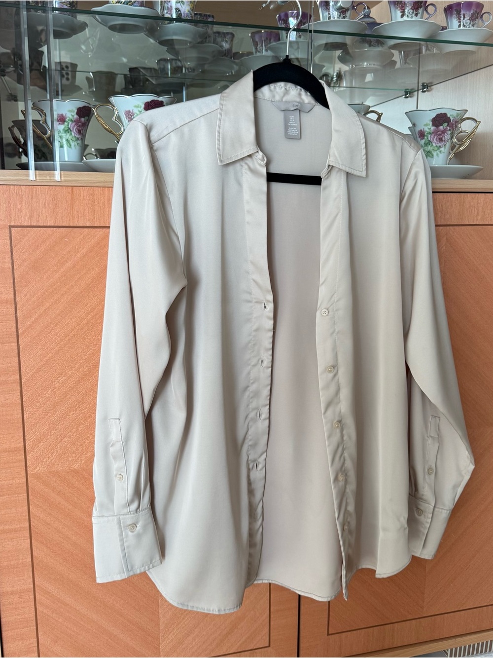New H&M silky beige rose pink button down shirt small